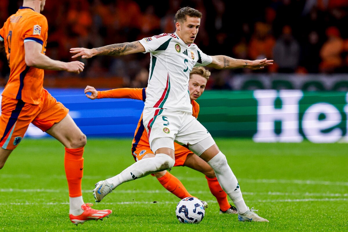 Nikitscher Tamás és Frenkie de Jong már nem csak a válogatottjaikban csaphatnak majd össze a középpályán