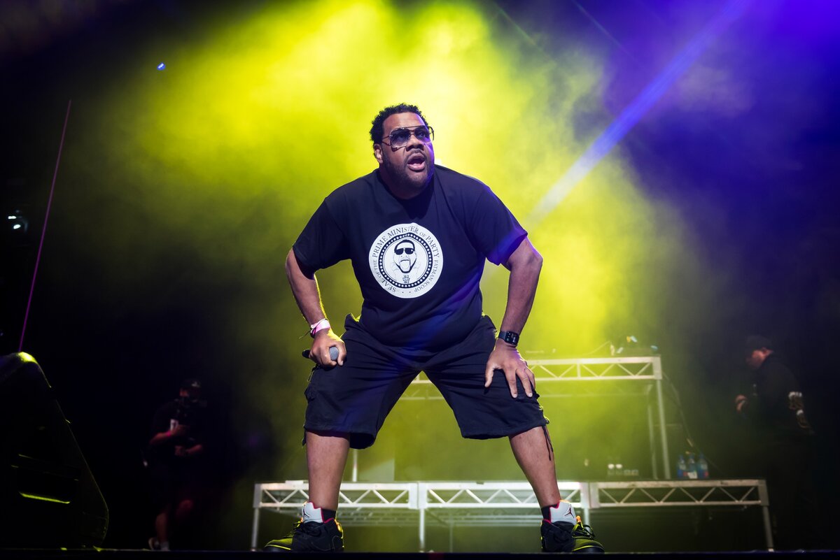 Fatman Scoop egy melbourne-i koncertje közben 2023 novemberében.