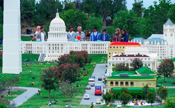 Melyik LEGO-szett tartalmazza a legtöbb elemet (2025-ig)?