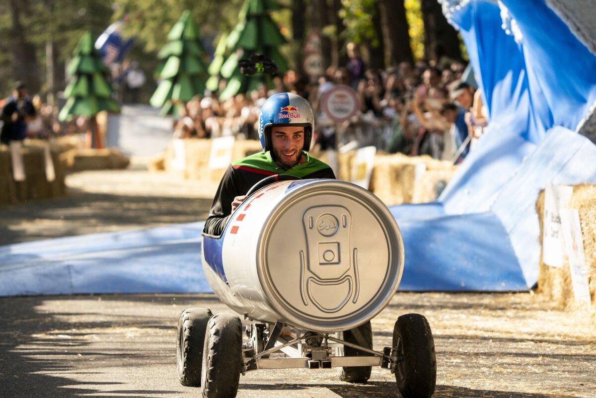 Till Attila lesz a Red Bull Ládaderbi műsorvezetője