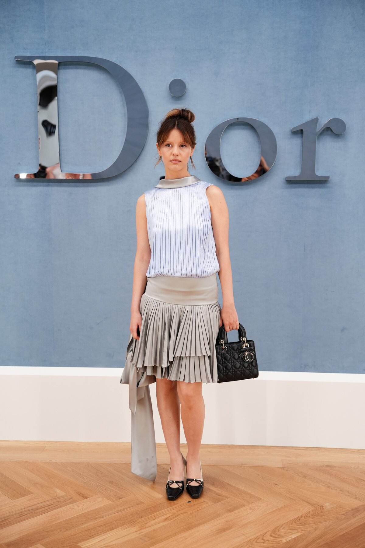 Mia Goth részt vesz a Dior Homme férfi divatbemutatóján a 2026-os tavaszi/nyári kollekció bemutatásán, a párizsi divathéten, 2025. június 27-én, Párizsban, Franciaországban. (Fotó: )