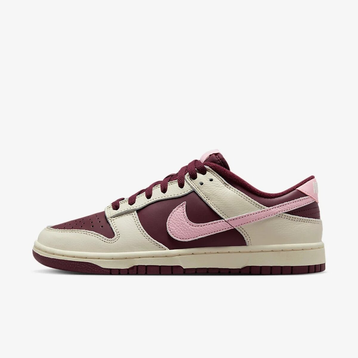 Nike Dunk Low “Valentine’s Day”