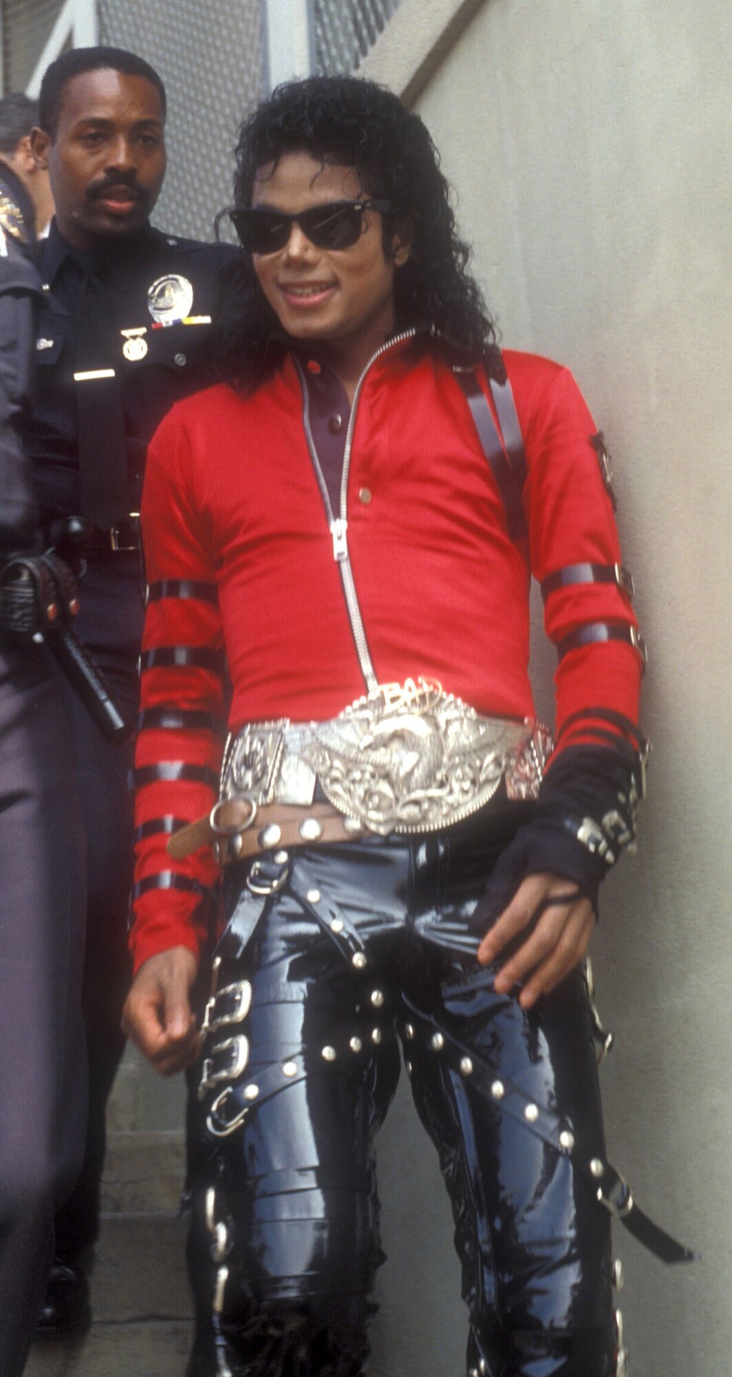 Michael Joseph Jackson (Gary, Indiana, 1958. augusztus 29. – Los Angeles, Kalifornia, 2009. június 25.) többszörös Grammy-díjas amerikai énekes, zeneszerző, táncos, filantróp és üzletember, a „pop királyaként” tartják számon. A Jackson család hetedik gyermeke volt. 1966-tól bátyjaival (Jackie Jackson, Tito Jackson, Jermaine Jackson, Marlon Jackson) a The Jackson 5 együttes tagja.