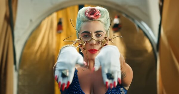 Melyik film inspirálta Gaga '911' című számához készült videóklipet?