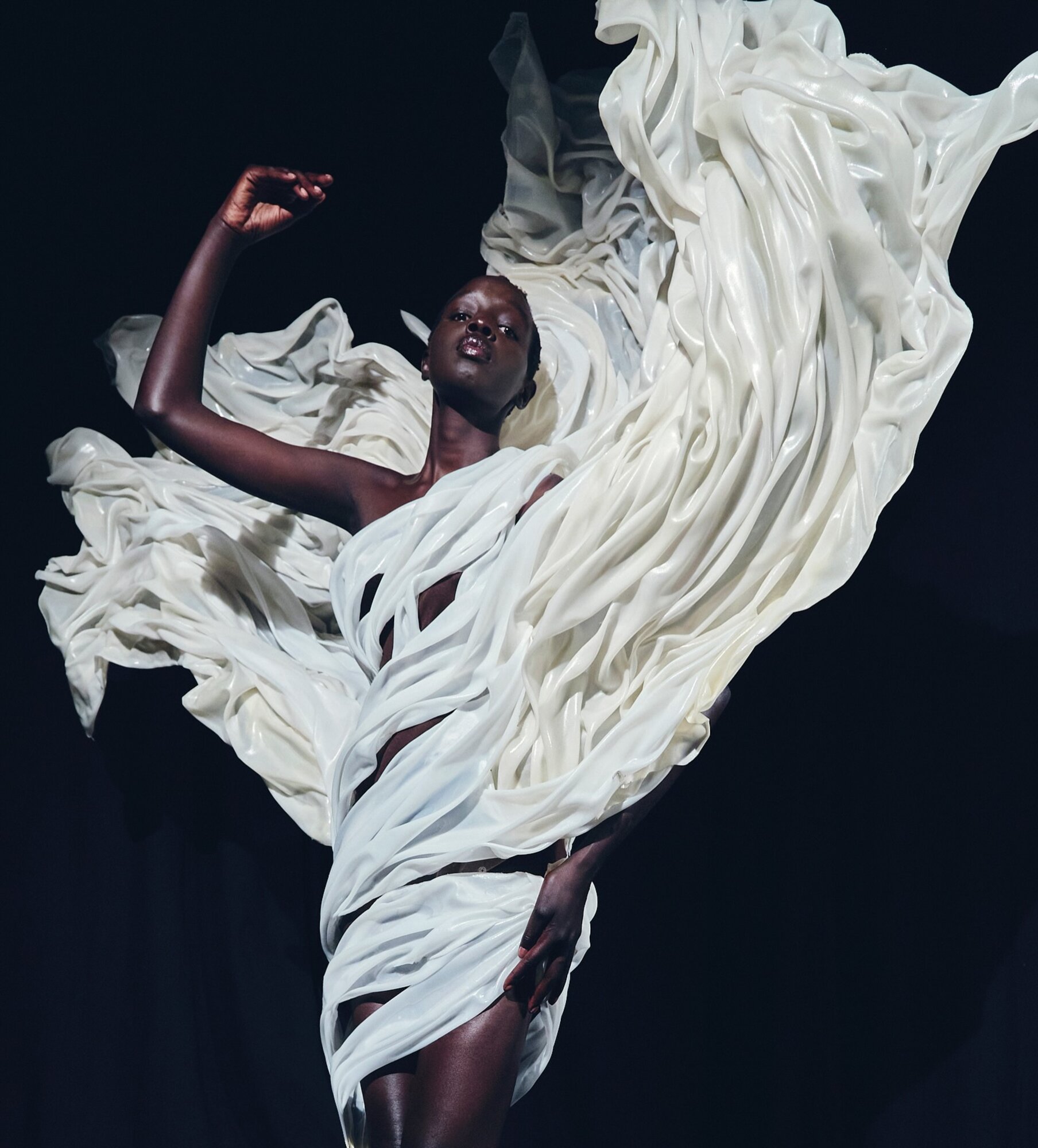 Az Iris van Herpen 2025-ös haute couture kollekciójának darabjai.
