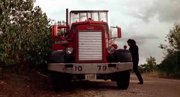 Mi volt a kamion oldalára írva, ami az 1974-es Texasi láncfűrészes film végén volt látható, és ami kvázi megmentette Sally életét?